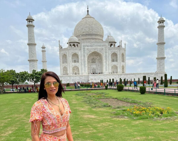 Tamara-ann Visits Taj Mahal in Agra, India
