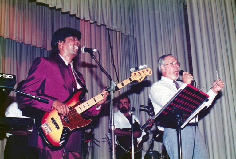 Des Kelly – R.I.P –  by Roger Thiedeman