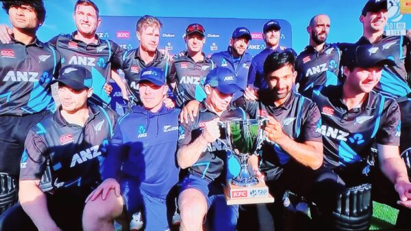 Sri Lanka eclipsed in pulsating thriller. New Zealand complete clean sweep - BY TREVINE RODRIGO IN MELBOURNE (eLanka Sports editor) -elanka