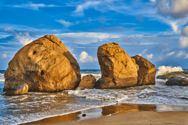 Kirinda Beach - elanka