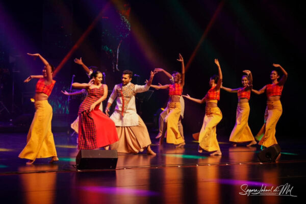 Upul Dharmadasa's Utravel.com Presented a Show of Shows at the Fabulous Nelum Pokuna, Colombo Mahinda Rajapaksha Theatre Reminiscence of the 70’s with Mahesh Denipitiya and Friends (Photos by Sagara Lakmal de Mel)