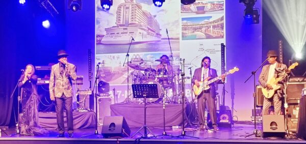 Jet Travel and Cruise dinner dance at Springvale Town Hall - Photos by Trevine Rodrigo (Melbourne) -elanka