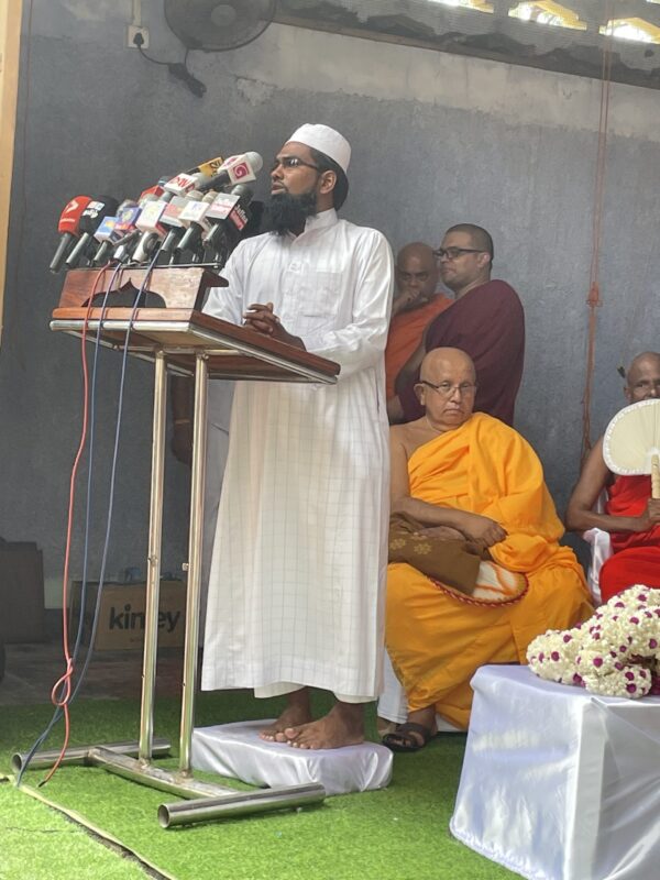 NAGADEEPA High Priest felicitated by Tamil Hindu, Catholic and Muslims - elanka