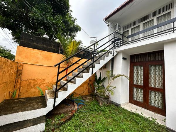 4 Bedroom House on 6 Perches with Dual Access for Sale in Ratmalana, Sri Lanka