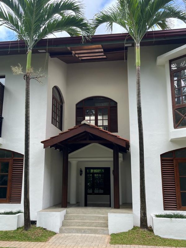 Nawala House with Large Garden for sale with Clear Title