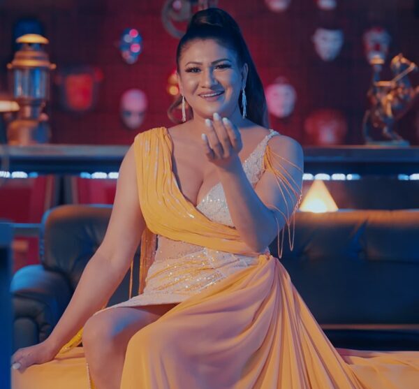ASHA TENNAKOON ALREADY A SHINING SINGING STAR IN A SPAKLING VOYAGE WITH DEEP FOUNDATIONS LAID – by Sunil Thenabadu in Brisbane - eLanka