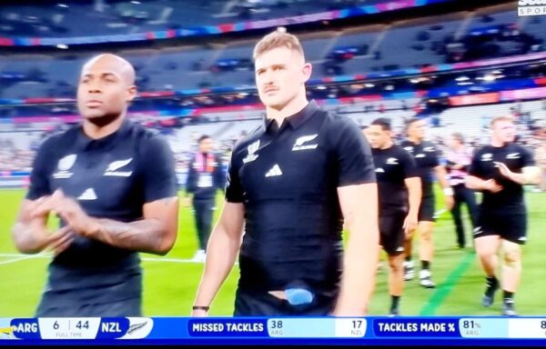 All Blacks storm into final and look set to win fourth William Webb Ellis World Cup - BY TREVINE RODRIGO IN MELBOURNE. (eLanka Sports editor) - eLanka