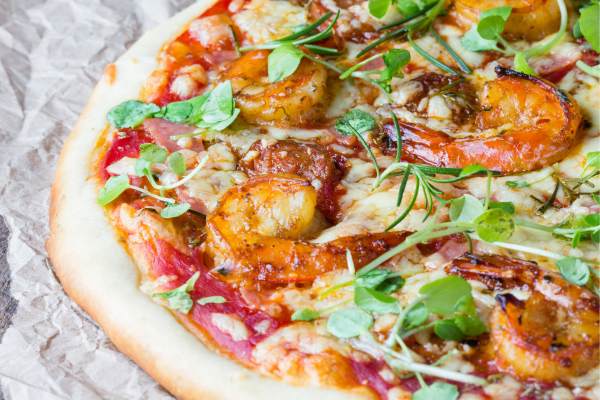 Homemade Cheesy Prawns Pizza Recipe – By Malsha – eLanka