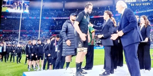 Undermanned All Blacks undone by ferocious Springboks. One point nail biter makes South Africa the only four time World Cup winner. - BY TREVINE RODRIGO IN MELBOURNE. (eLanka Sports editor)