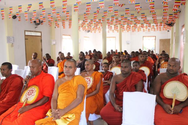 Create a FB photo album and put all these photos in elanka FB. Then chose about 6-7 photo and put then after the article on eLanka and at the end say 9For more photos, please visit eLanka Facebook page – click here (URL) )