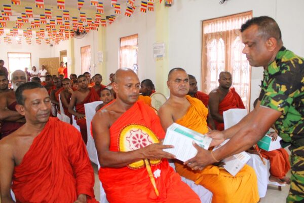 Create a FB photo album and put all these photos in elanka FB. Then chose about 6-7 photo and put then after the article on eLanka and at the end say 9For more photos, please visit eLanka Facebook page – click here (URL) )