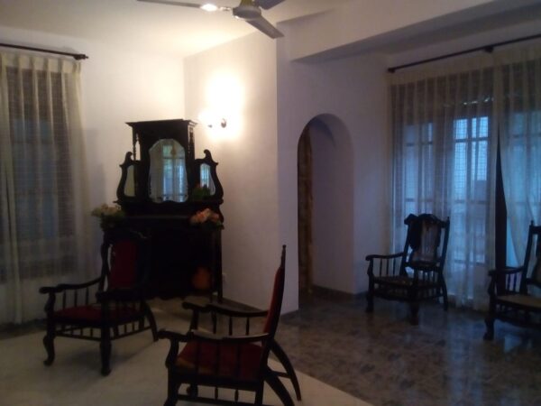 Beautiful Double Story house built on 8.5 perches land Colombo 5 - eLanka