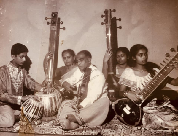 W. D Amaradewa with his family - eLanka