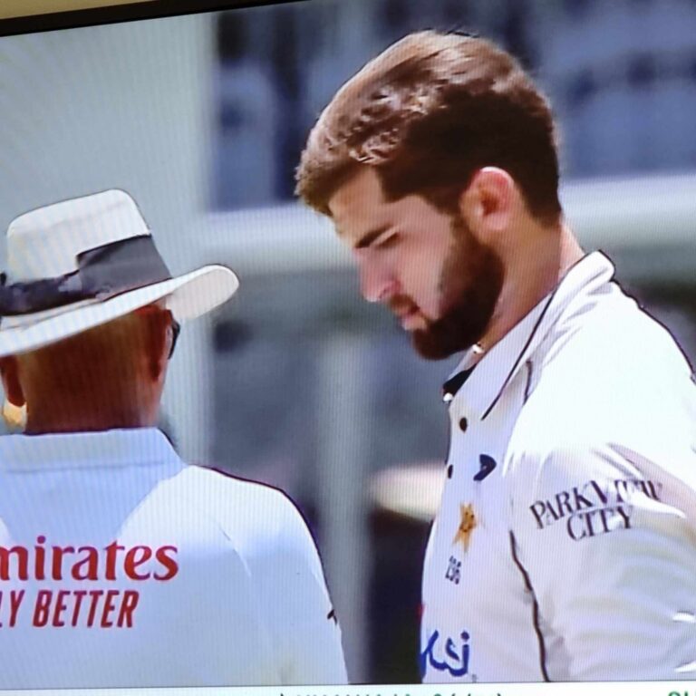 Australia’s bowlers stifle Pakistan fightback.  – BY TREVINE RODRIGO IN MELBOURNE.  (eLanka Sports editor)