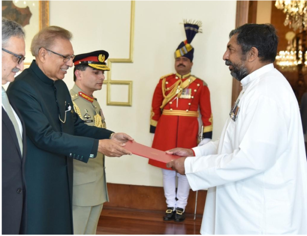 High Commissioner-designate Admiral Ravindra Chandrasiri Wijegunaratna (Rtd.) Presents Credentials to the President of Pakistan