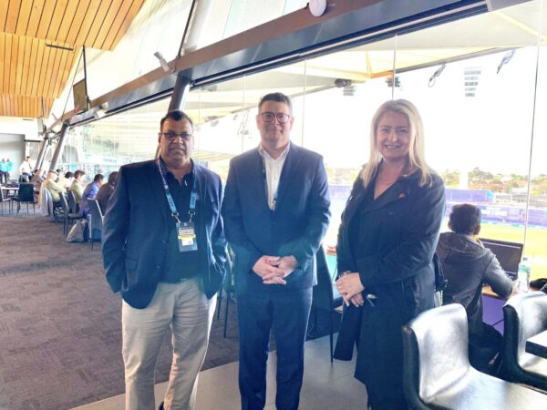 ICC Men’s T20 WC Australia 2022 opening game in Geelong Johann Jayasinha Honoured to be part of Trophy Bearers with David Cruse - eLanka