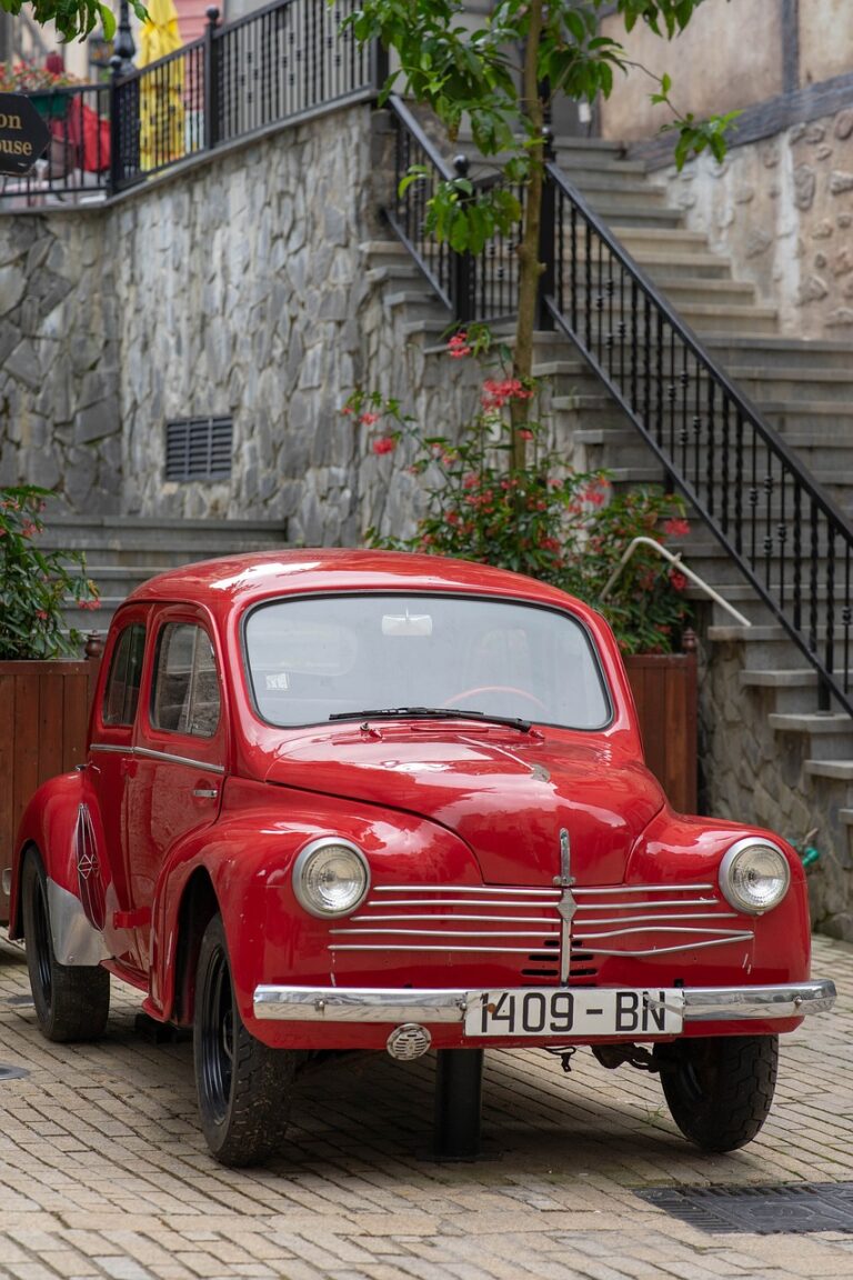 THE CONVERTIBLE CRAZE OF THE 1950s-by  HUGH KARUNANAYAKE