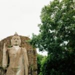 Avukana Buddha