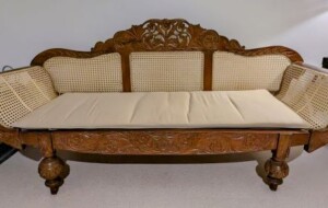 Traditional Sri Lankan sofa (kavichchiya) for Sale 