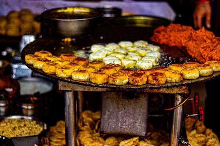Exploring the Irresistible Flavors of Aluthkade Street Food-by Kalani-eLanka