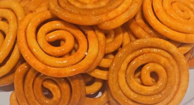 Sri Lankan Aurudu Sweets – Crispy Pani Walalu: Sweet Sri Lankan Delight – By Malsha – eLanka