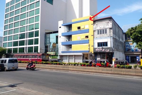 Commercial Building – Secured convenient location facing the Galle road about 100 meters from the Wellawatte junction