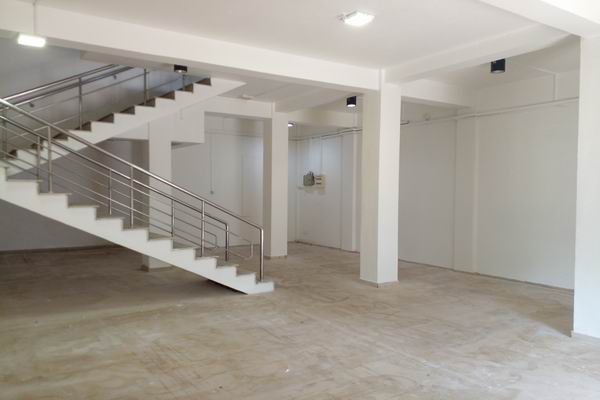 Commercial Building - Secured convenient location facing the Gall road about 100 meters from the Wellawatte junction (1)