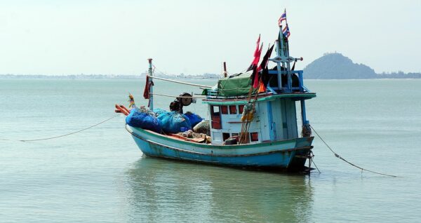 Sri Lankans worried by Indian bottom trawling’s ‘fishtail effect’-by Samantha Perera