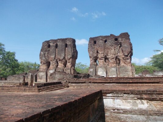Archaeology of Polonnaruwa-eLanka 04