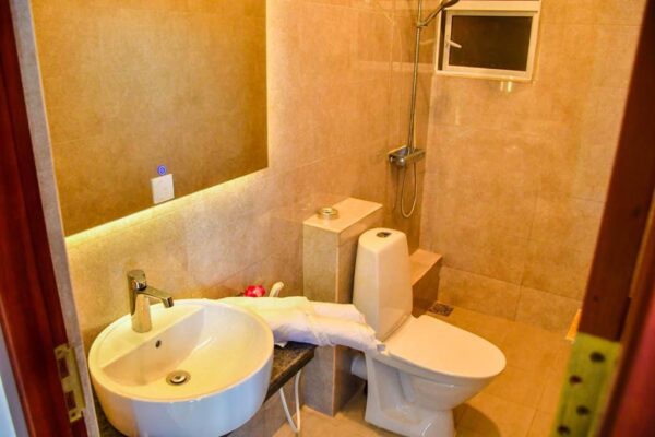 Negombo - Four Story Luxury Hotel For Sale (43)