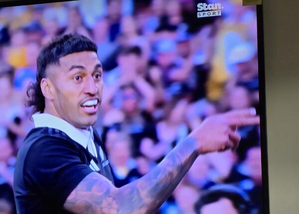 All Blacks hang on to Bledisloe Cup for another year after a riveting encounter against the Wallabies.  - BY TREVINE RODRIGO IN MELBOURNE. (eLanka Sports Editor).
