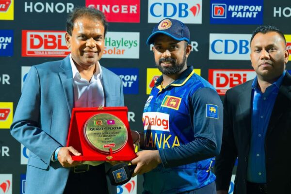 Whirlwind Lewis gives West Indies the last laugh. Fantastic run chase ends Sri Lanka's winning streak. BY TREVINE RODRIGO IN MELBOURNE.  (eLanka Sports Editor)⁸