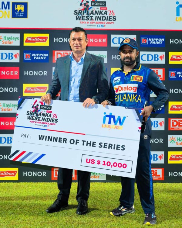 Whirlwind Lewis gives West Indies the last laugh. Fantastic run chase ends Sri Lanka's winning streak. BY TREVINE RODRIGO IN MELBOURNE.  (eLanka Sports Editor)⁸