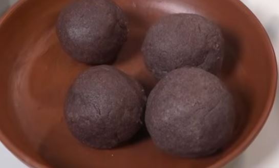 Kurakkan Thalapa: A Nutritious and Hearty Traditional Sri Lankan Dish  – By Malsha – eLanka