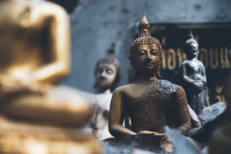 The stylistic evolution of Buddhist sculptures