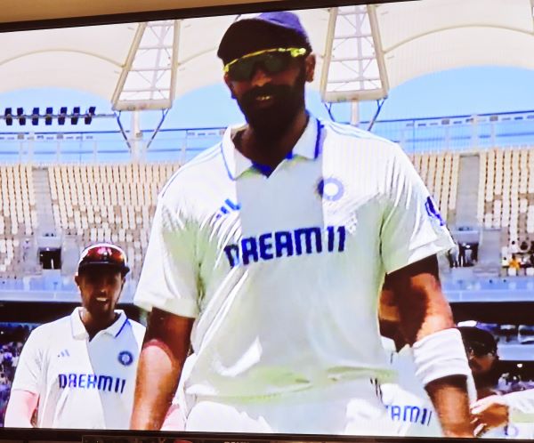 India gains upperhand after dramatic arm wrestle.  - BY TREVINE RODRIGO IN MELBOURNE.  (eLanka Sports Editor)