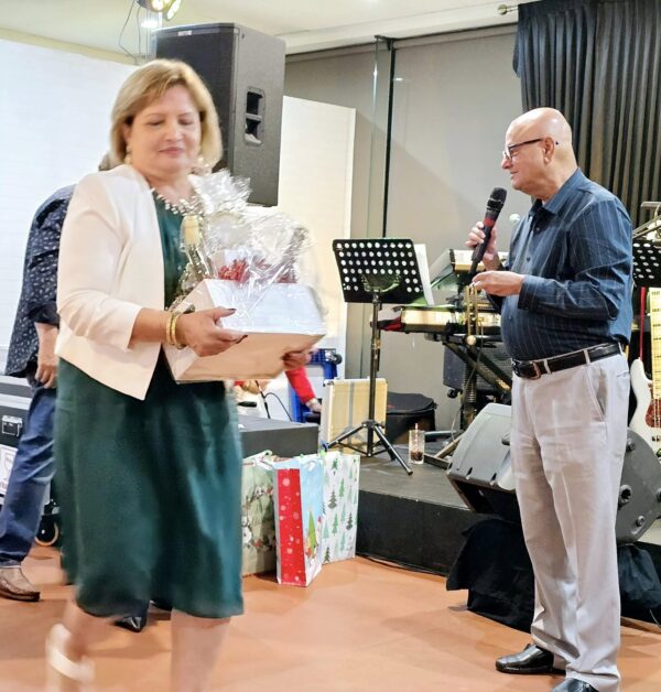 Christmas Carols with Noeline Honter