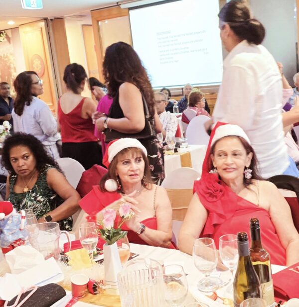 Christmas Carols with Noeline Honter