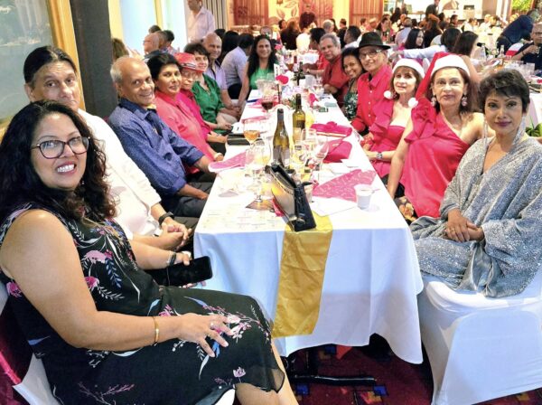 Christmas Carols with Noeline Honter