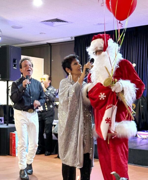 Christmas Carols with Noeline Honter