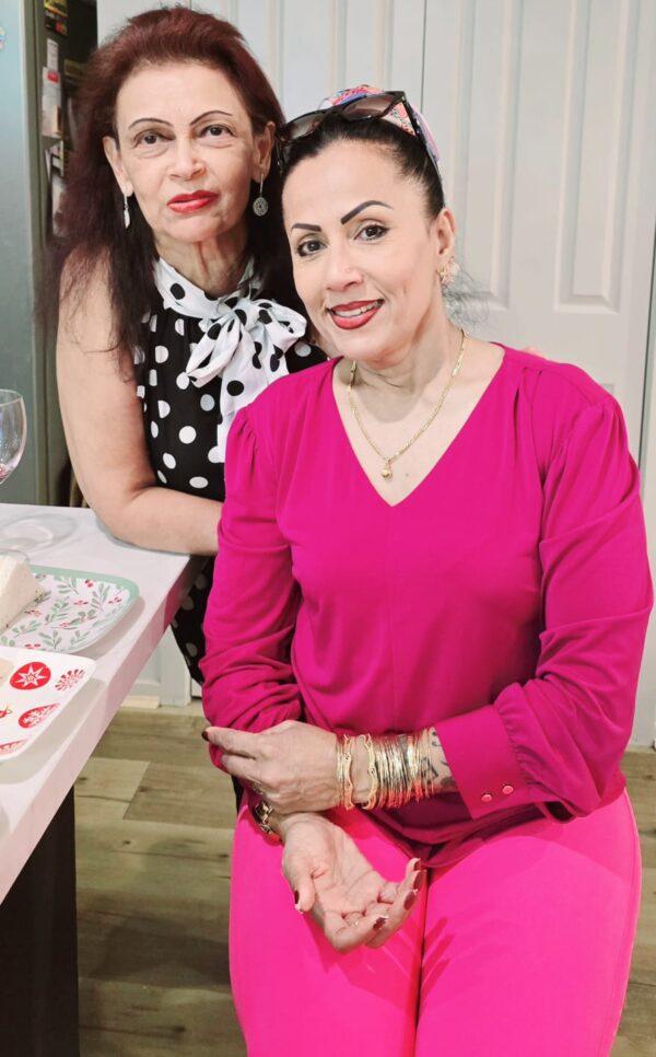 Corrine Almeida continues her reign as One of Sri Lanka's iconic performers at Holy Family Convent Bambalalitiya dinner dance in Melbourne.  - BY TREVINE RODRIGO IN MELBOURNE.