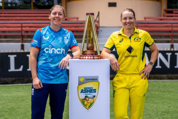 Alyssa Healy and Heather Knight with the CommBank Women’s Ashes trophy ahead of the opening ODI tomorrow