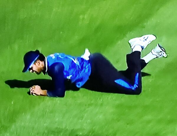 Sri Lanka batters find form and the bowlers complete demolition job on New Zealand. - BY TREVINE RODRIGO IN MELBOURNE.  (eLanka Sports Editor).
