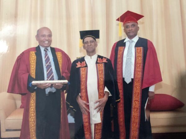 මහාචාර්ය දයා එදිරිසිංහ