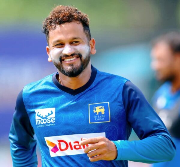 Do it for Dimuth Karunaratne and give him a memorable send off is Sri Lanka's challenge in the second Test. - BY TREVINE RODRIGO IN MELBOURNE. (eLanka Sports Editor) (2)