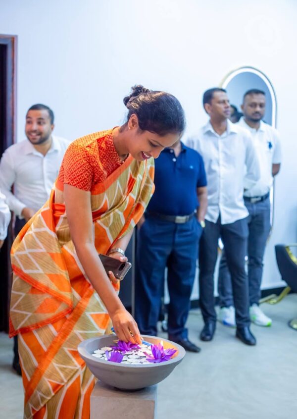 MEMBER OF PARLIAMENT NILANTHI KOTTAHACHCHI ATTORNEY AT LAW MOMENTARILY INTO FAME - By Sunil Thenabadu