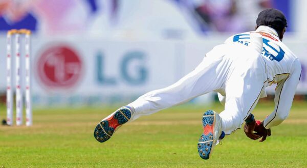 Ding -dong battle as Bangladesh and Sri Lanka go toe to toe in Test Championship opener. -BY TREVINE RODRIGO IN MELBOURNE.  (eLanka Sports Editor).