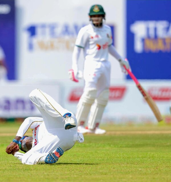 Ding -dong battle as Bangladesh and Sri Lanka go toe to toe in Test Championship opener. -BY TREVINE RODRIGO IN MELBOURNE.  (eLanka Sports Editor).