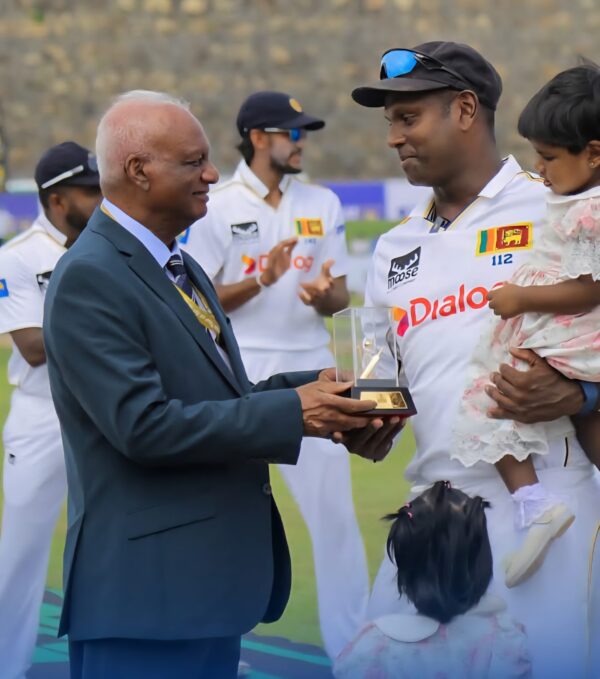 Ding -dong battle as Bangladesh and Sri Lanka go toe to toe in Test Championship opener. -BY TREVINE RODRIGO IN MELBOURNE.  (eLanka Sports Editor).