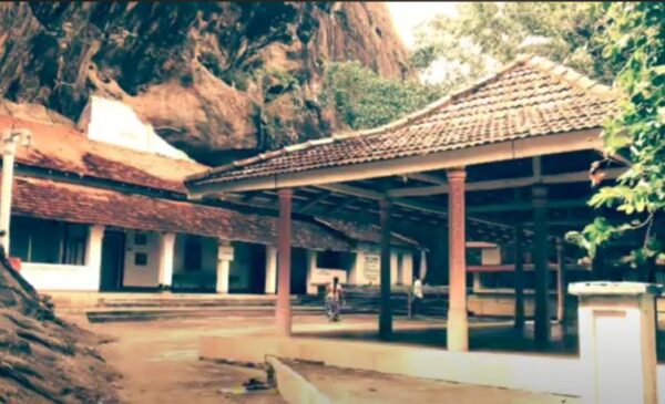 Kebellelena cave temple , Kebellelena , King Walagamba
